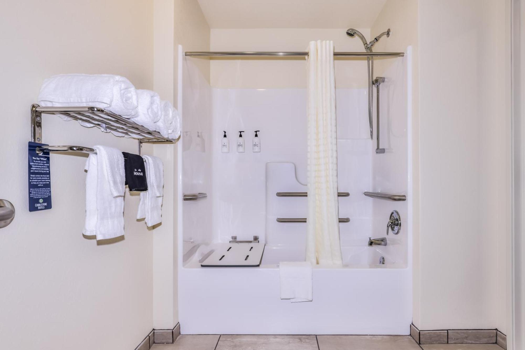 Cobblestone Hotel & Suites - フォーリー エクステリア 写真