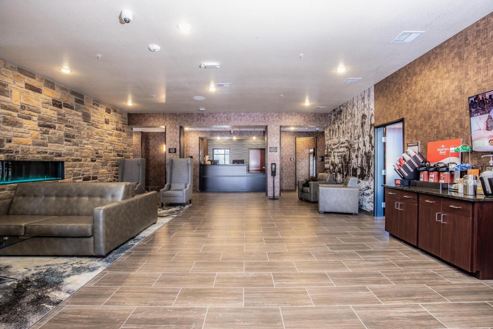 Cobblestone Hotel & Suites - フォーリー エクステリア 写真