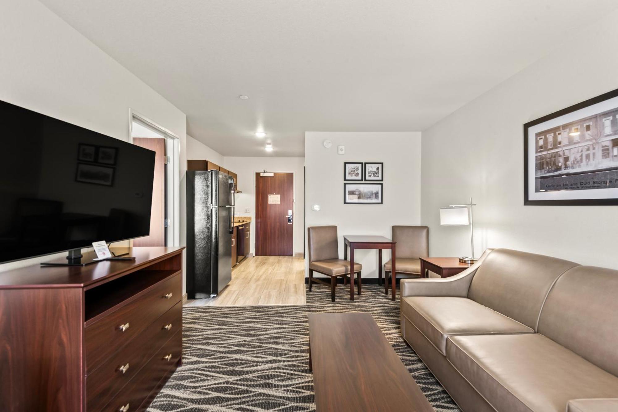 Cobblestone Hotel & Suites - フォーリー エクステリア 写真