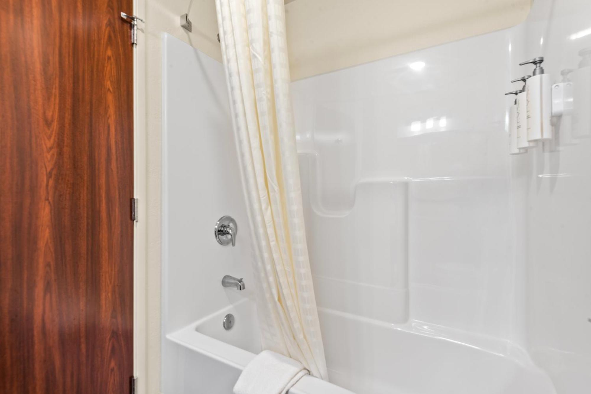 Cobblestone Hotel & Suites - フォーリー エクステリア 写真